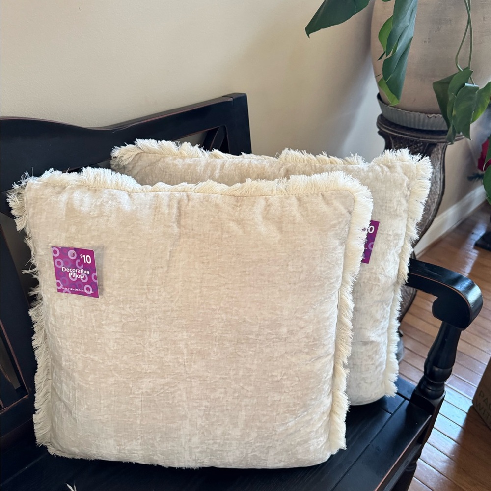 Set of 2 NWT Cream Decorative Throw Accent Fringe Pillows
